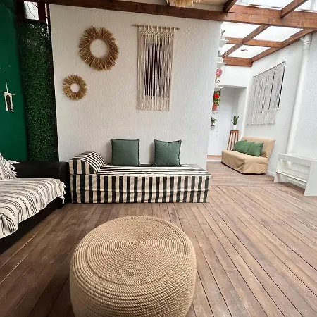 Trip'n'hostel Chill Zone * 티라나
