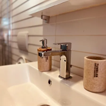 Trip'n'hostel Chill Zone 旅馆 地拉那