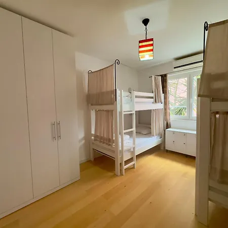 Trip'n'hostel Chill Zone * تيرانا