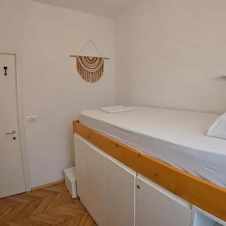 Trip'n'hostel Chill Zone بيت شباب تيرانا