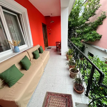 Trip'n'hostel Chill Zone Ostello Tirana