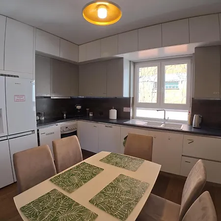 Trip'n'hostel Chill Zone Ostello Tirana